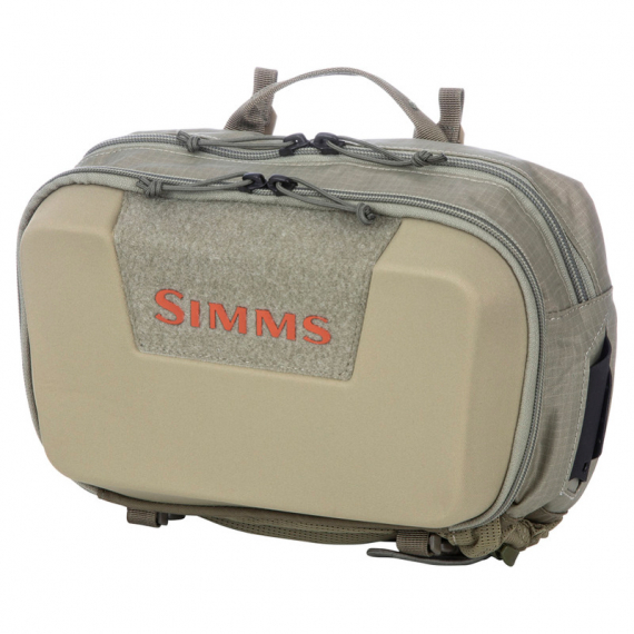 Simms Flyweight Large Pod Tan ryhmässä Säilytys / Kalastuslaukut / Olkalaukut @ Sportfiskeprylar.se (13205-276-00)