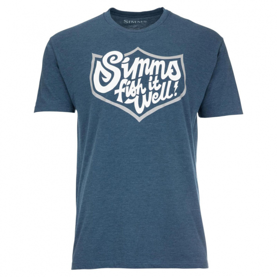 Simms Fish It Well Badge T-Shirt Sailor Blue Heather - XL ryhmässä Vaatteet ja kengät / Vaatetus / T-paidat @ Sportfiskeprylar.se (13517-677-50)