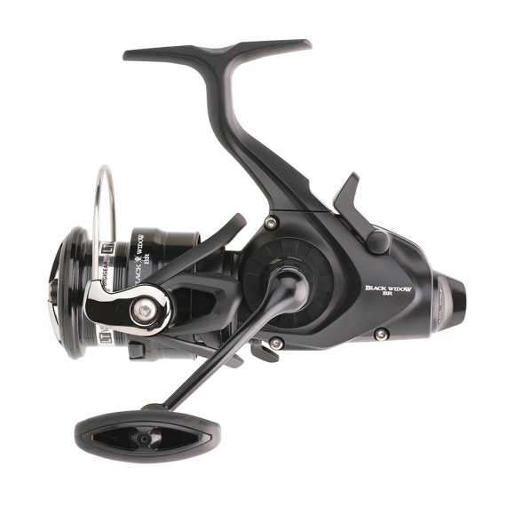 Daiwa 19 Black Widow BR LT ryhmässä Kelat / Baitrunner- & karppikelat / Baitrunners & Baitfeeders @ Sportfiskeprylar.se (213979r)