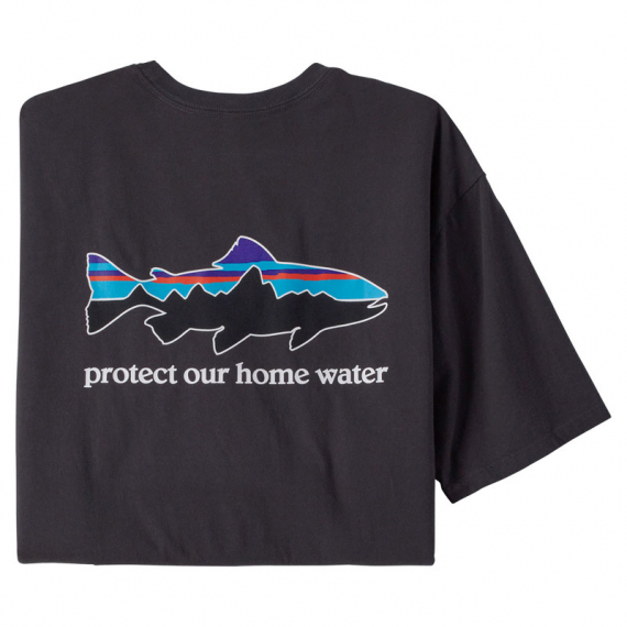 Patagonia M\'s Home Water Trout Organic T-Shirt Ink Black ryhmässä Vaatteet ja kengät / Vaatetus / T-paidat @ Sportfiskeprylar.se (37547-INBKr)