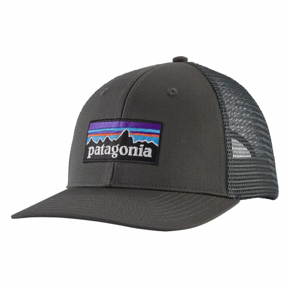 Patagonia P-6 Logo Trucker Hat Forge Grey ryhmässä Vaatteet ja kengät / Lippikset ja päähineet / Lippikset / Trucker lippikset @ Sportfiskeprylar.se (38289-FGE-ALL)