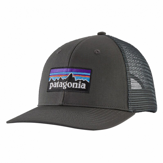 Patagonia P-6 Logo Trucker Hat Forge Grey ryhmässä Vaatteet ja kengät / Lippalakit ja päähineet / Lippikset / Trucker lippikset @ Sportfiskeprylar.se (38289-FGE-ALL)