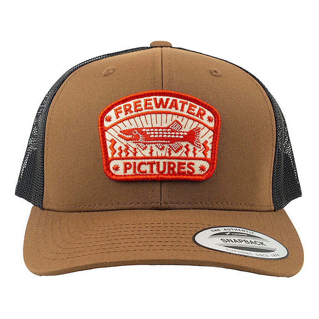 Freewater Pictures Inca Pike Trucker Cap - Brown/Black ryhmässä Vaatteet ja kengät / Lippalakit ja päähineet / Lippikset / Trucker lippikset @ Sportfiskeprylar.se (7350139701785)