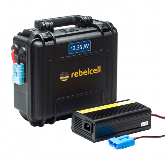 Rebelcell Outdoorbox 12.35 AV Med Laddare 12.6V10A ryhmässä Veneilyelektroniikka & veneily / Akut & Laturit / Akut / Lithiumakut @ Sportfiskeprylar.se (RC12035REUBOXPACK)
