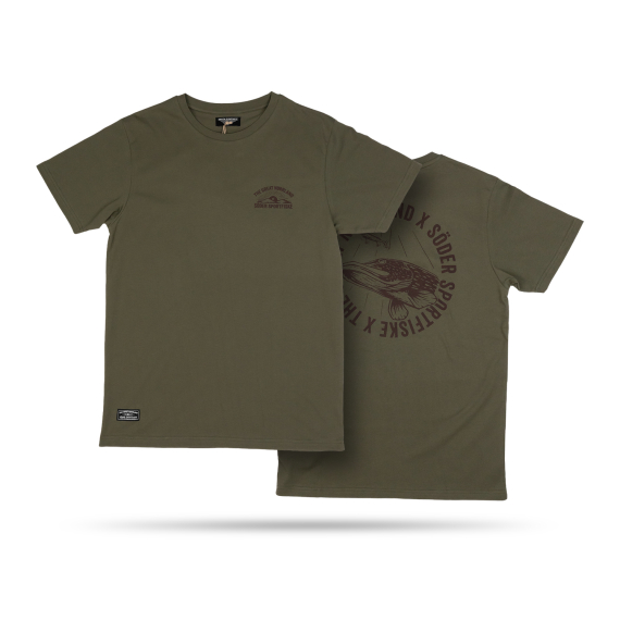 SQRTN x Söder Sportfiske Lurking Tee, Olive Night ryhmässä Vaatteet ja kengät / Vaatetus / T-paidat @ Sportfiskeprylar.se (SQSS-002-Sr)